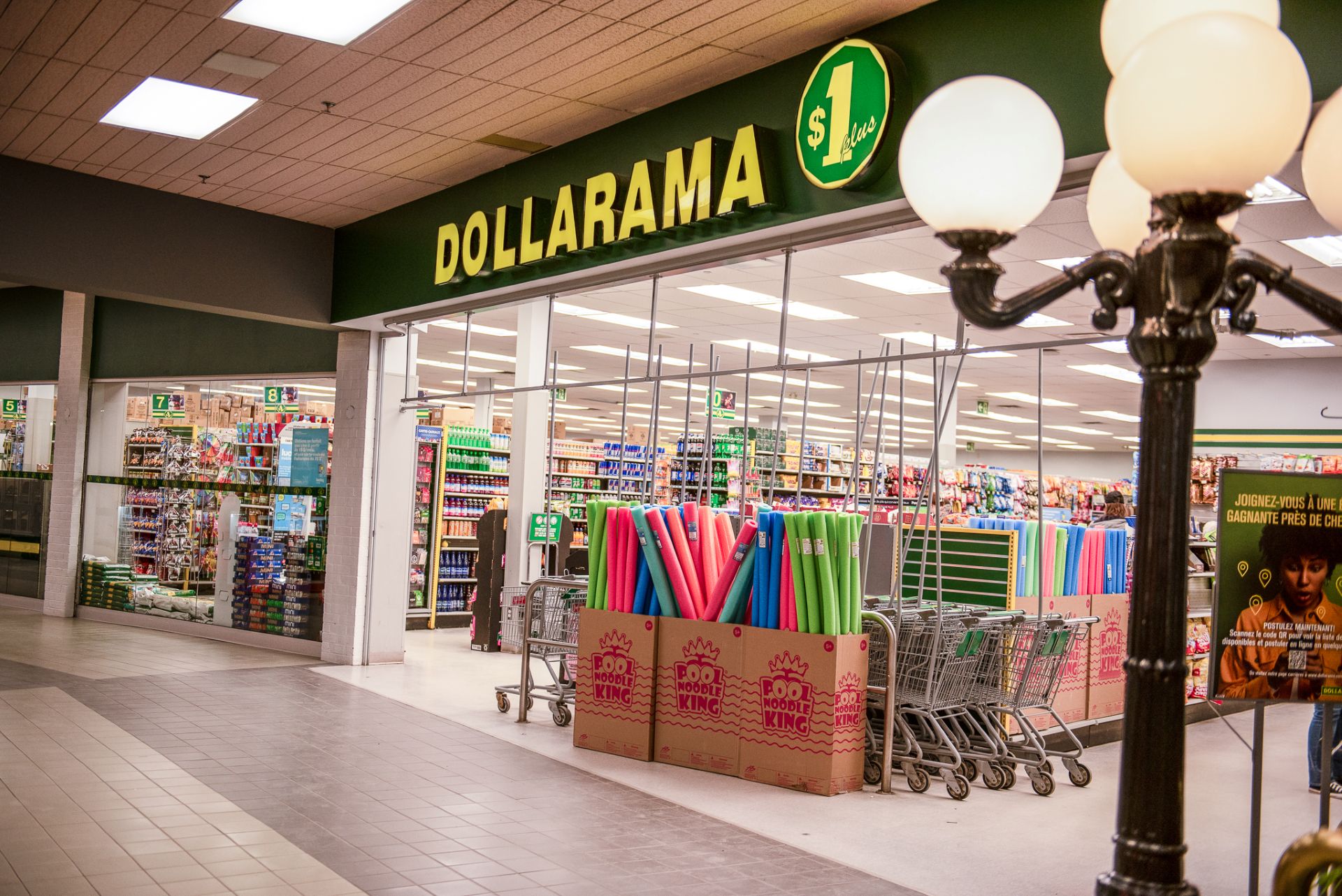 Dollarama Carrefour Jeannois Roberval
